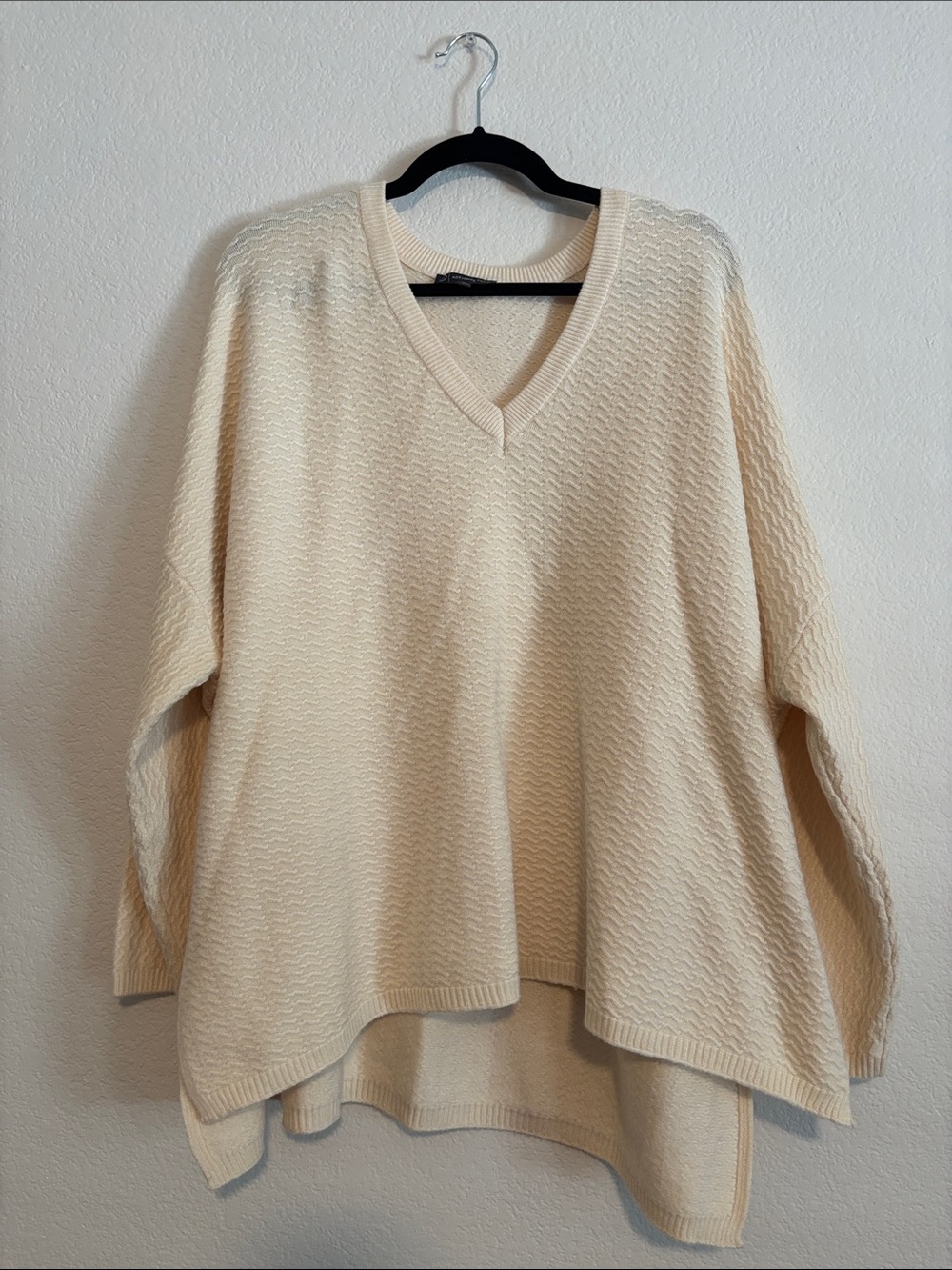 Adrianna Papell Cream V-Neck Textured Knit Sweater
